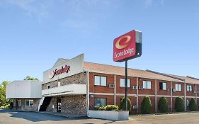 Econo Lodge Darien Lakes